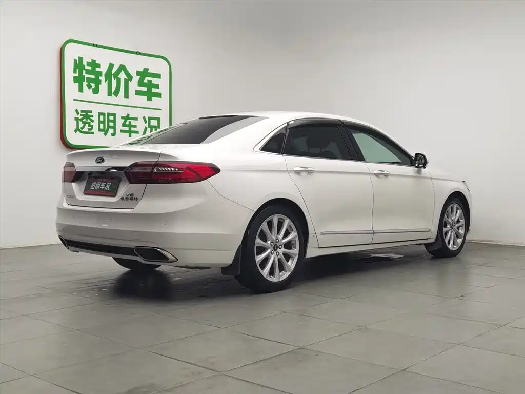 Ford Taurus 2015 EcoBoost 325 V6 Fashion