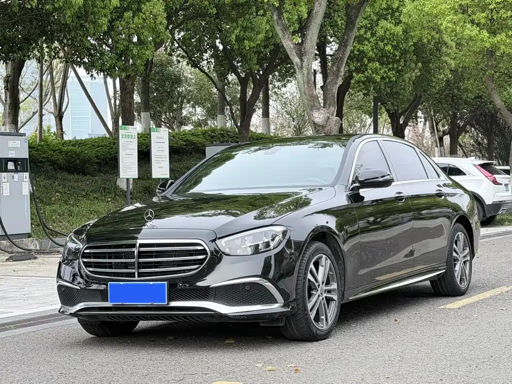 Mercedes-Benz E-Class 2022