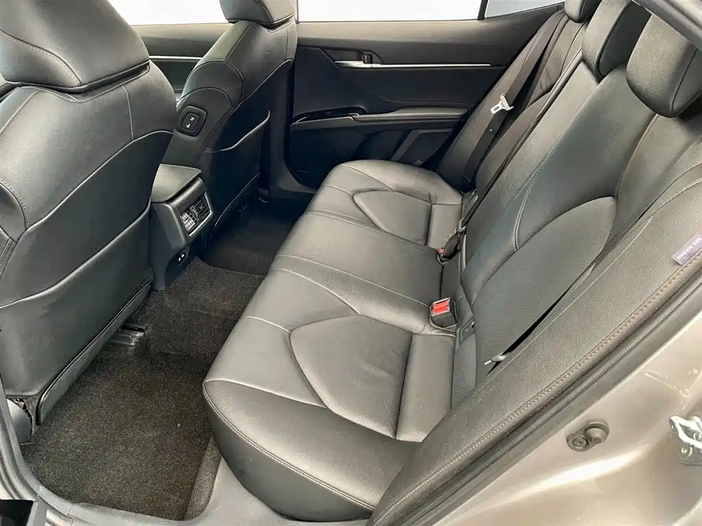 Toyota Camry 2021 2.0G Luxury