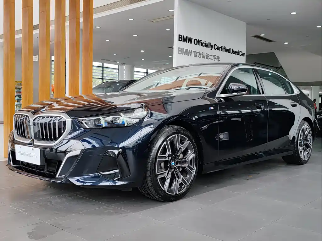 BMW 5 Series 2025