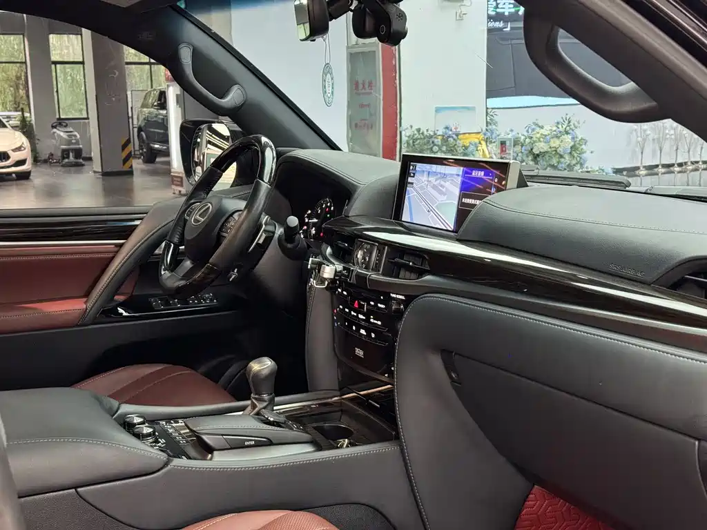 Lexus LX 2019 570 Luxury