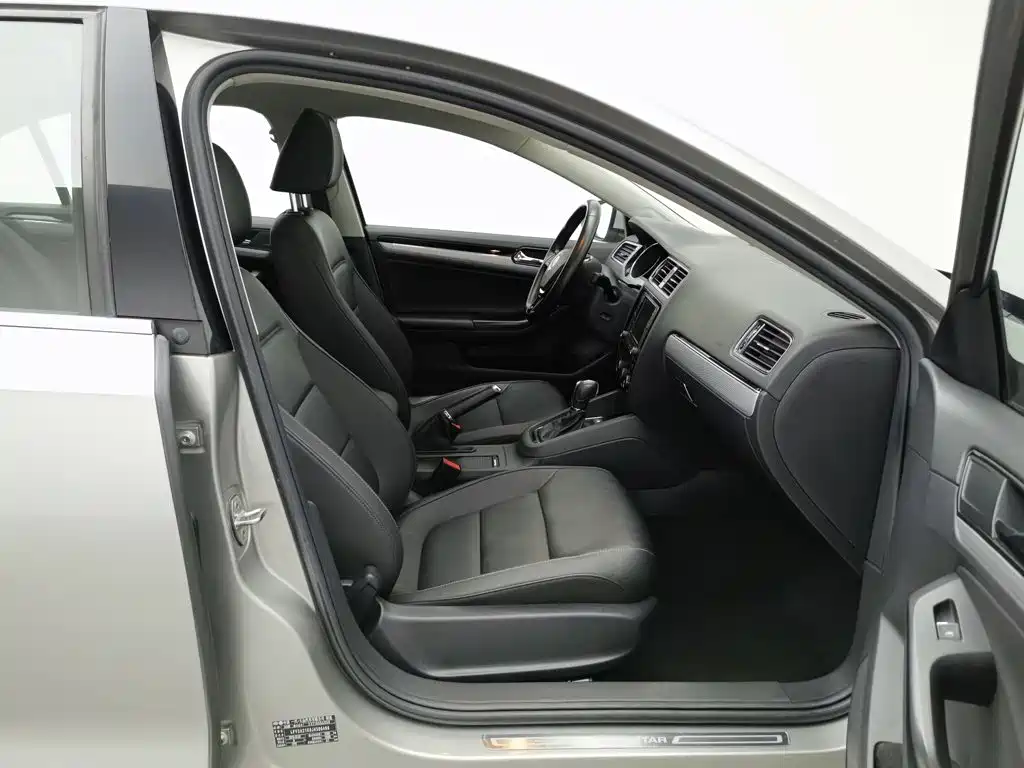 Volkswagen Sagitar — миниатюра 23