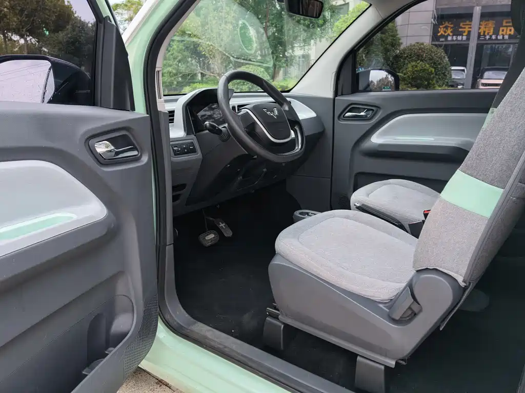 Wuling MINIEV — миниатюра 10