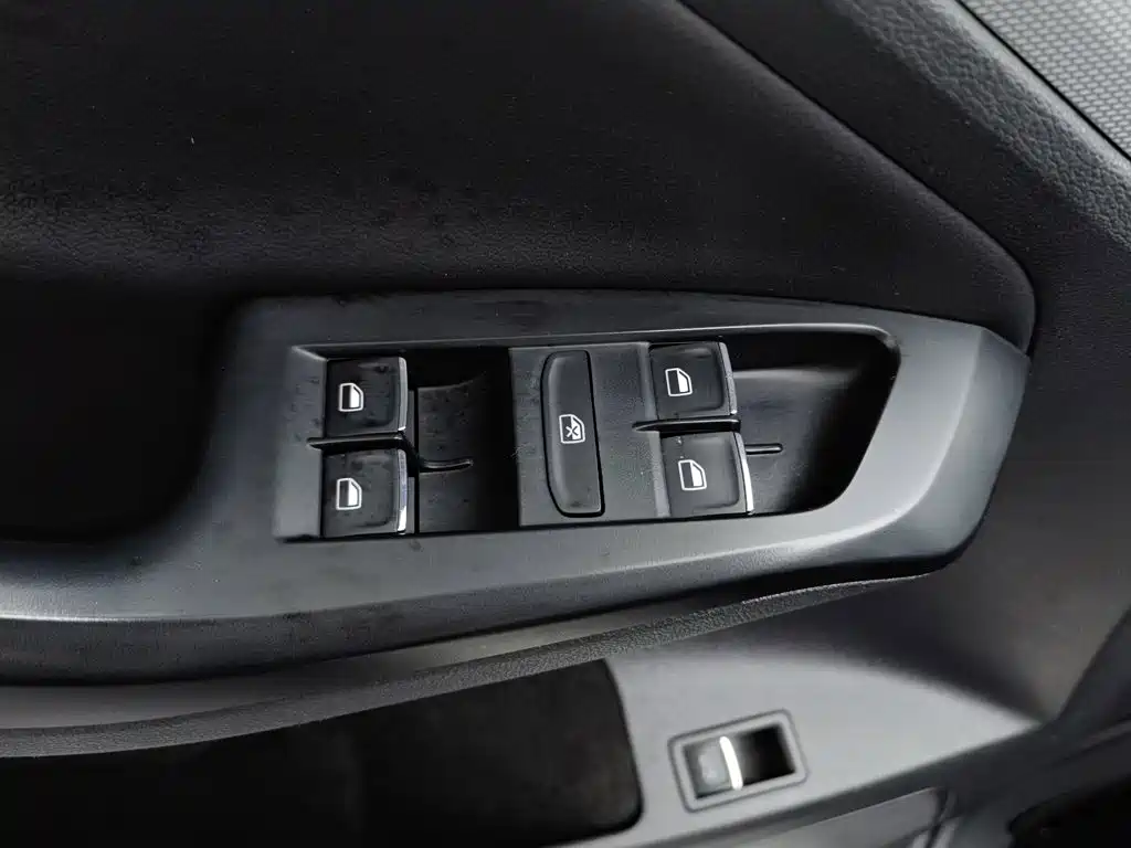 Volkswagen Sagitar — миниатюра 9