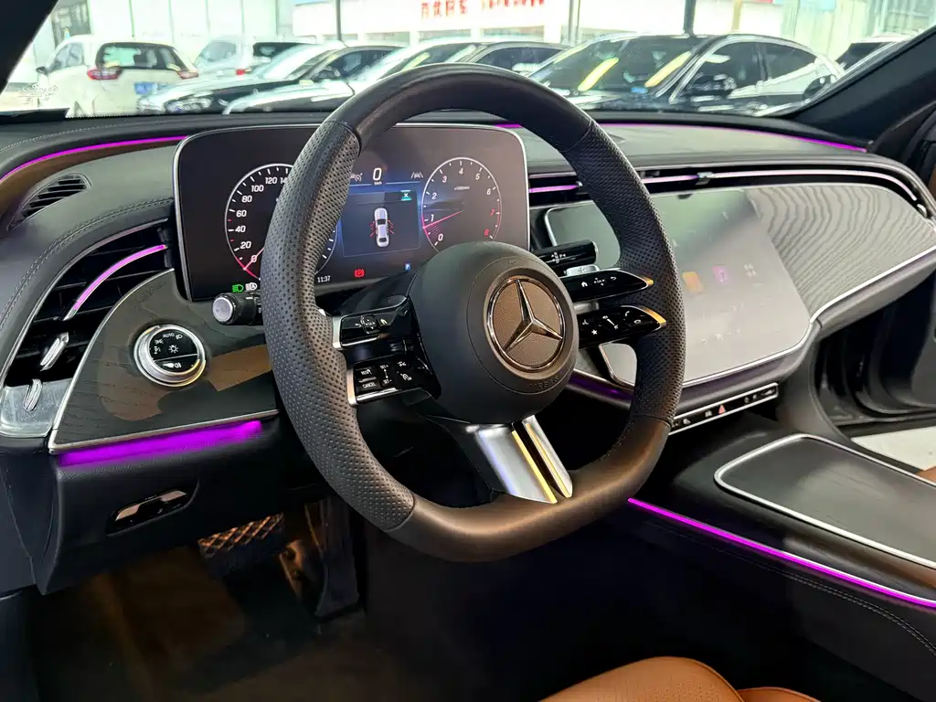 Mercedes-Benz E-Class — миниатюра 9