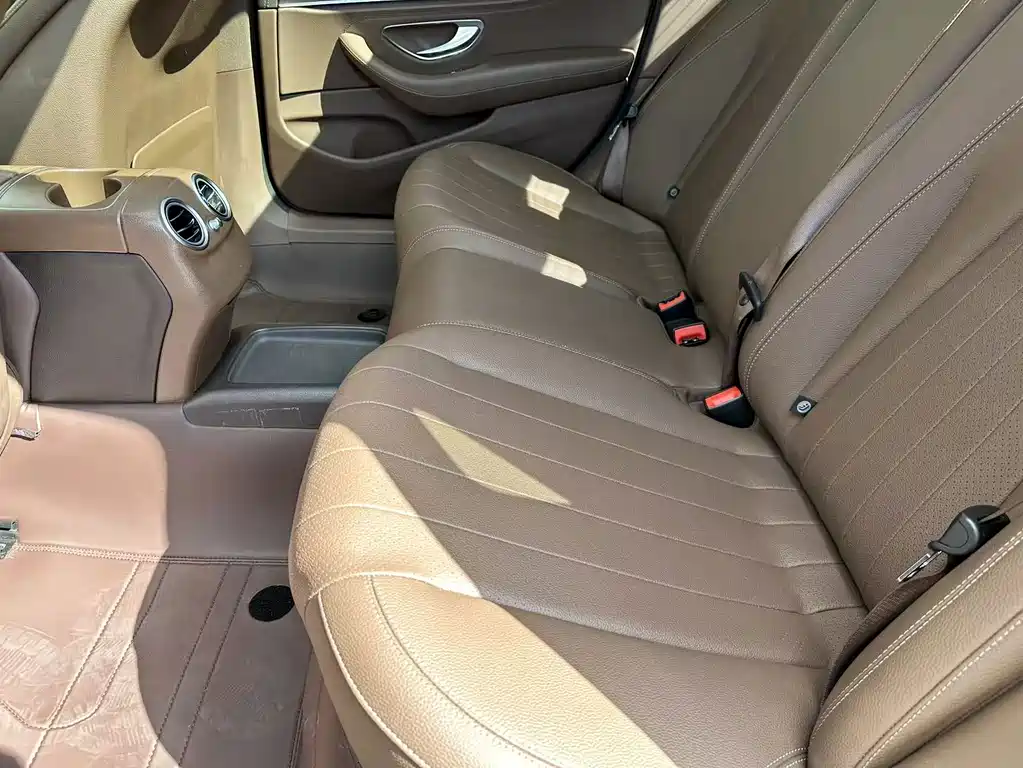 Mercedes-Benz E-Class — миниатюра 15