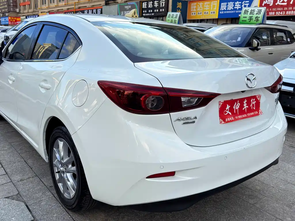 Mazda 3 Axela - фото 6