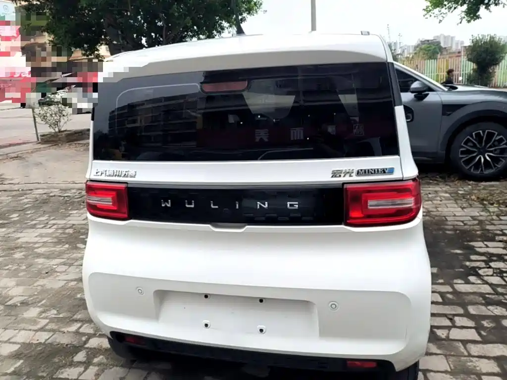 Wuling MINIEV — миниатюра 6