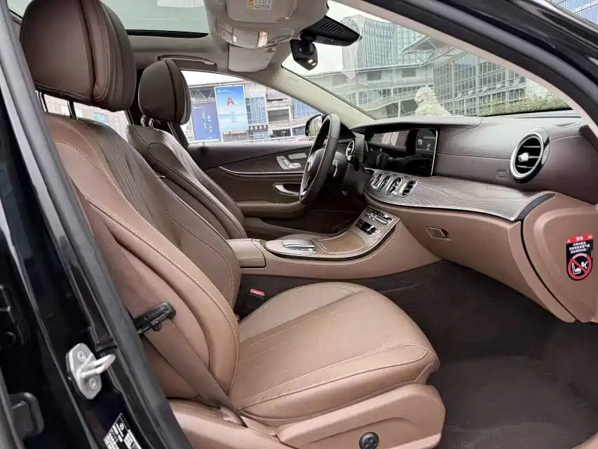 Mercedes-Benz E-Class — миниатюра 14