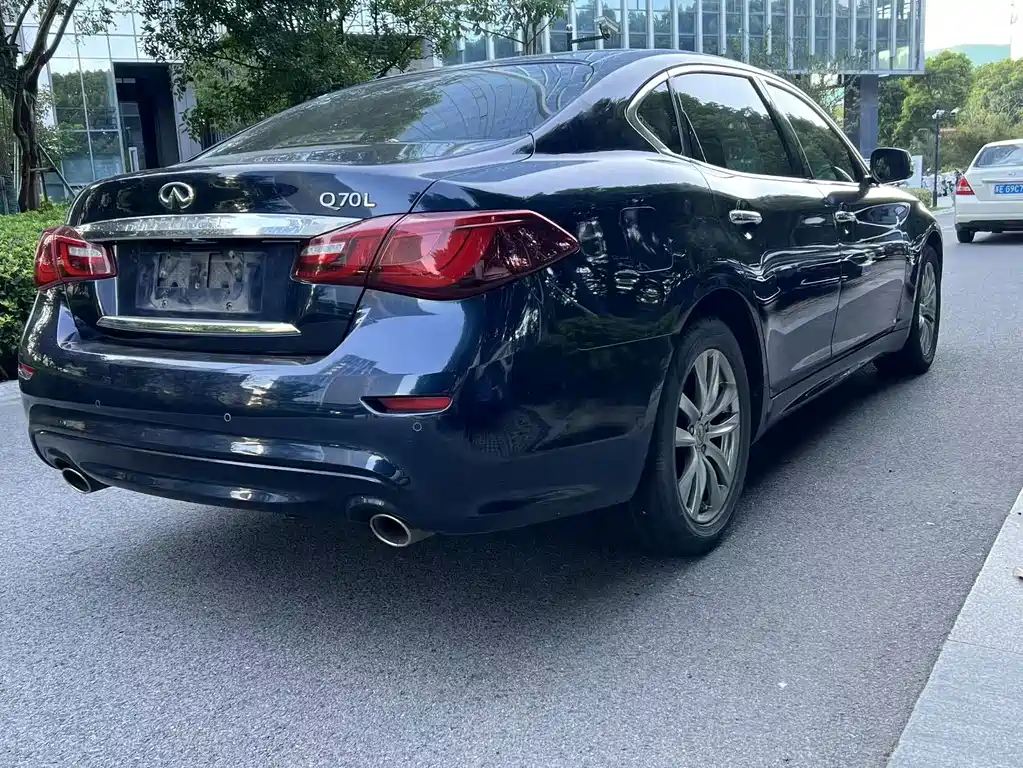 Infiniti Q70 — миниатюра 4