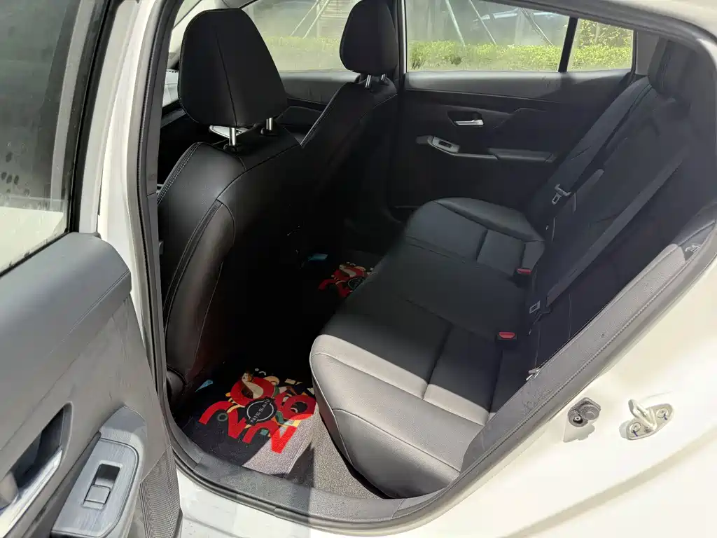 Nissan Sylphy — миниатюра 8