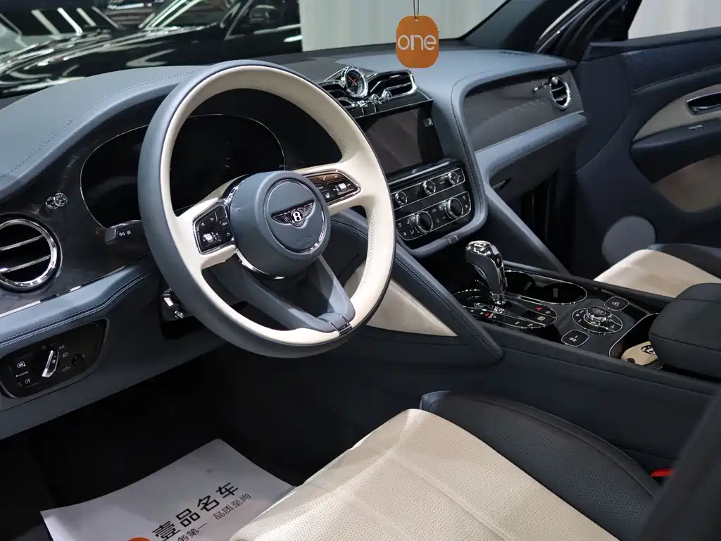 Bentley Bentayga 2022 4.0T V8