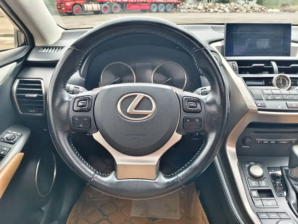 Lexus NX — миниатюра 15