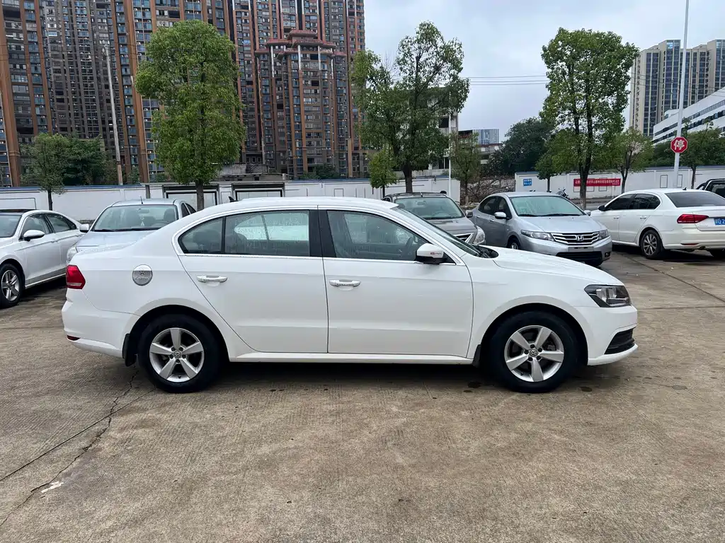 Volkswagen Lavida — миниатюра 8