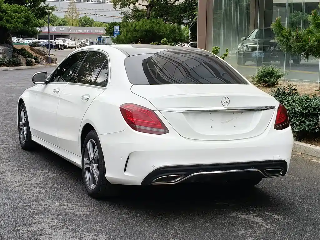 Mercedes-Benz C-Class — миниатюра 17