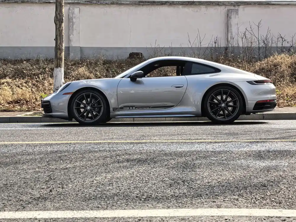Porsche 911 2023 Carrera T 3.0T