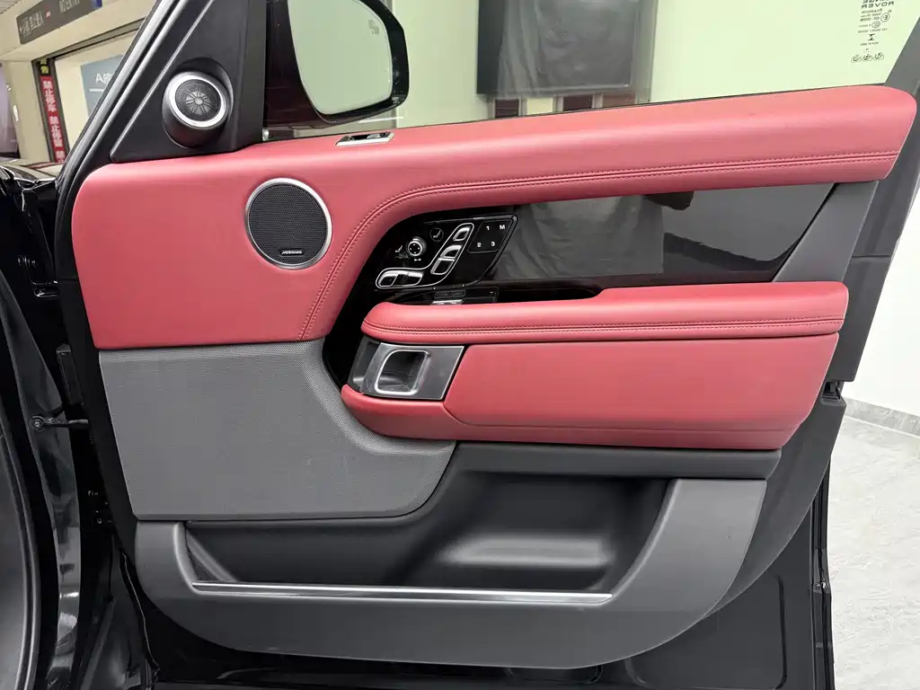 Land Rover Range Rover — миниатюра 21