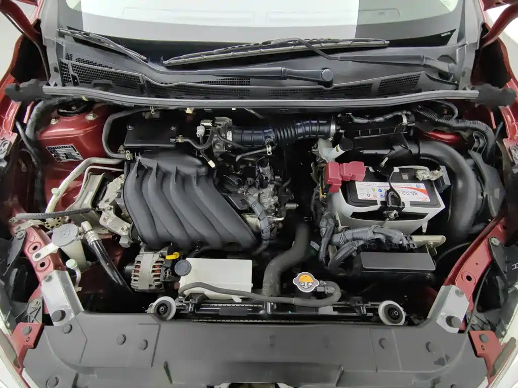 Nissan Tiida — миниатюра 6