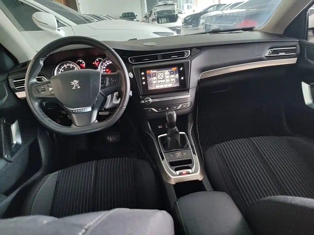 Peugeot 408 — миниатюра 10