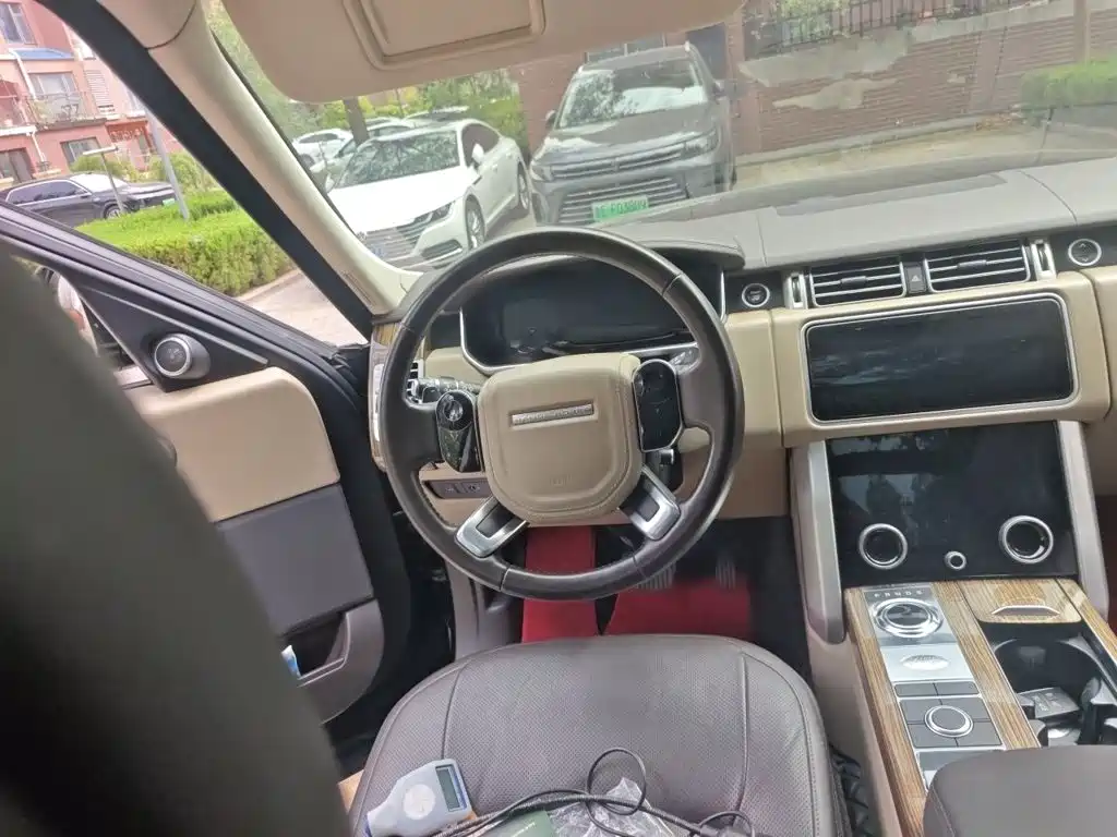 Land Rover Range Rover — миниатюра 3