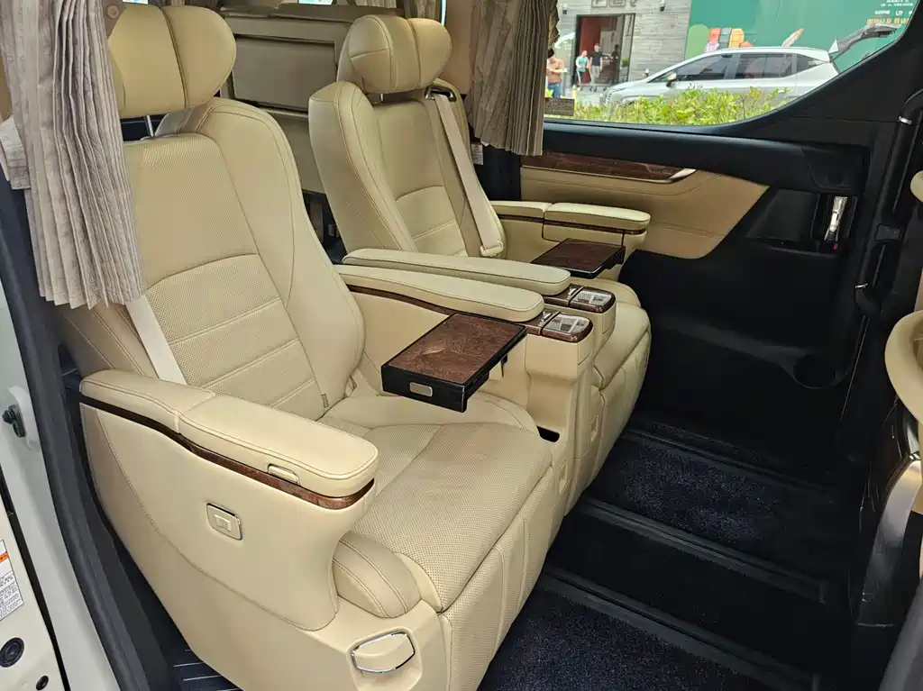 Toyota Alphard 2015 3.5L Luxury