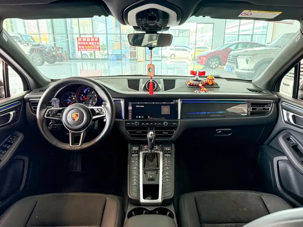 Porsche Macan — миниатюра 8