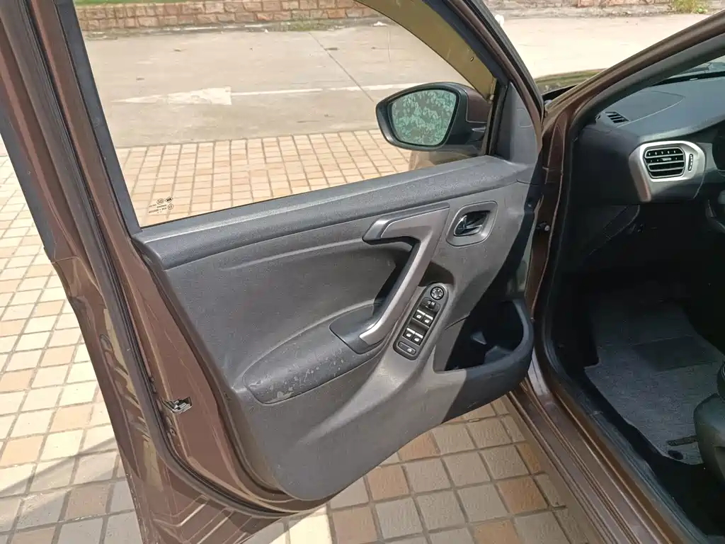 Peugeot 301 — миниатюра 6