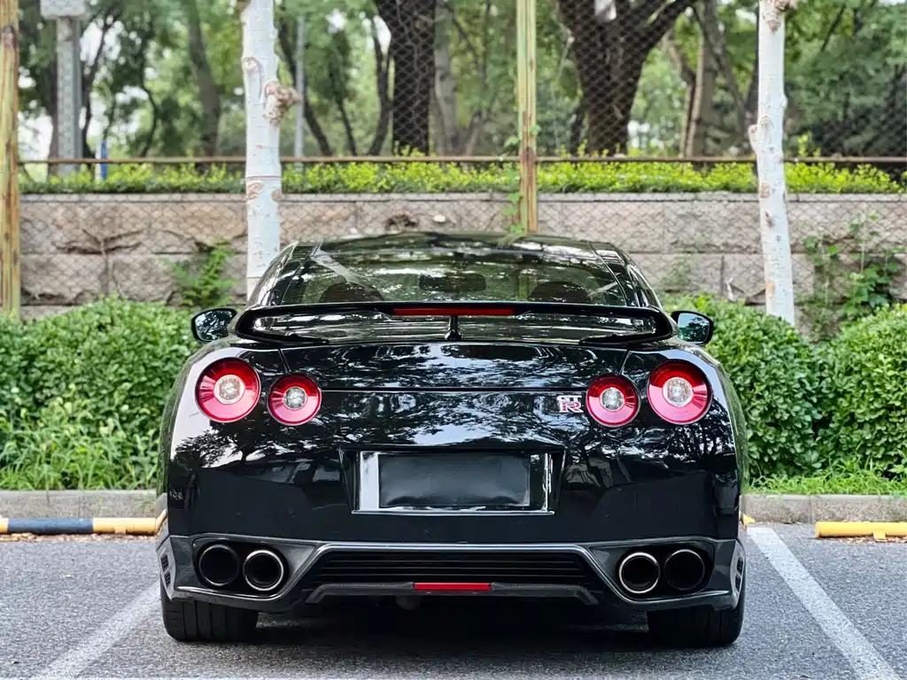 Nissan GT-R — миниатюра 17