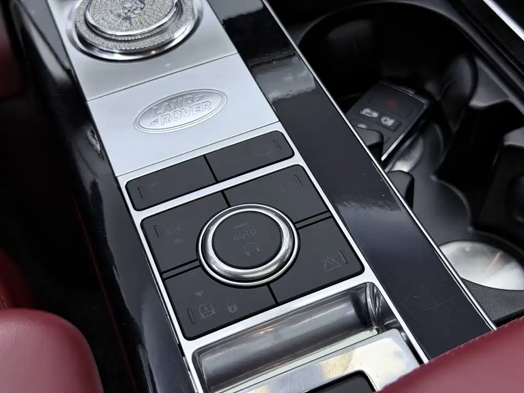 Land Rover Range Rover — миниатюра 14