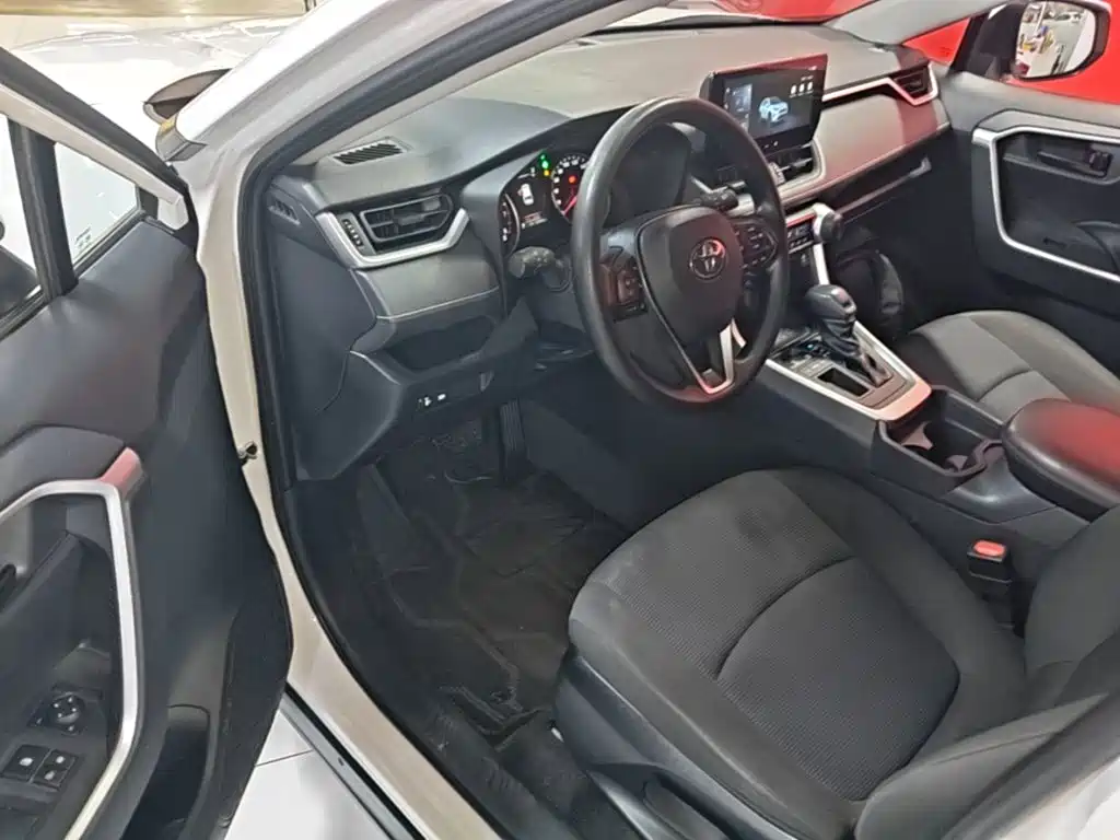 Toyota RAV4 — миниатюра 16