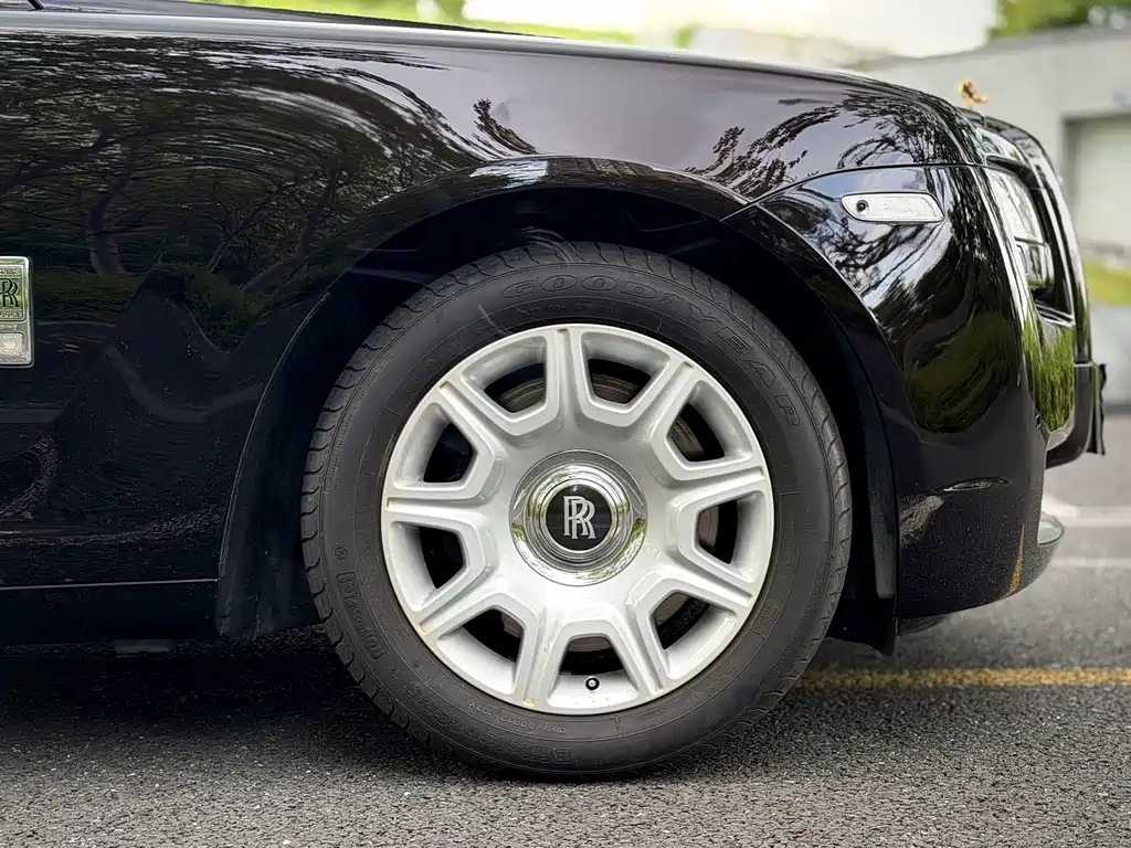 Rolls-Royce Ghost — миниатюра 23