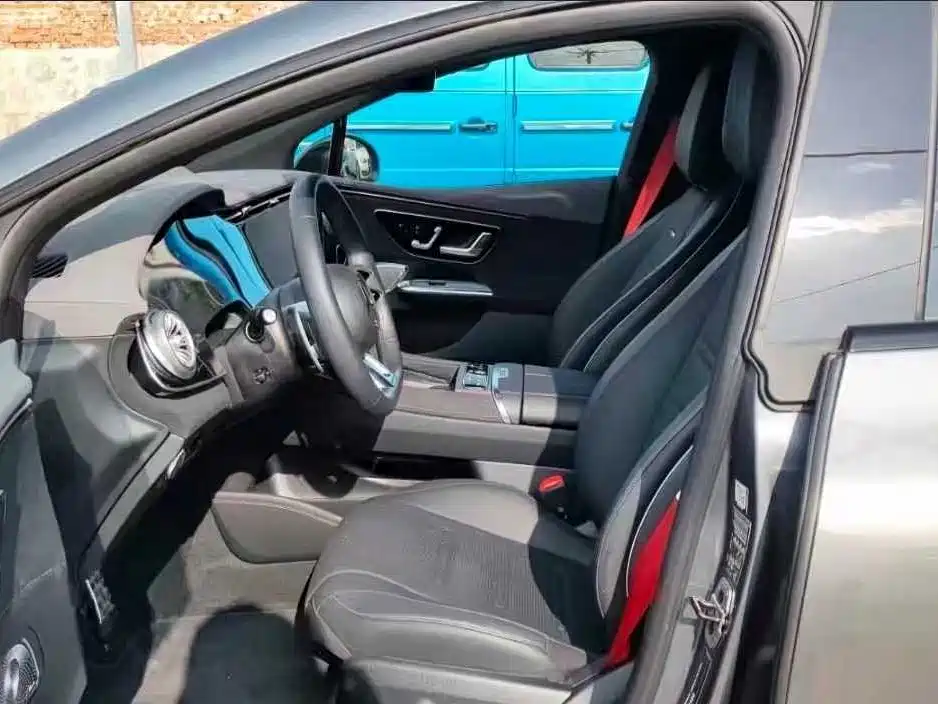 Mercedes-Benz EQE AMG — миниатюра 7