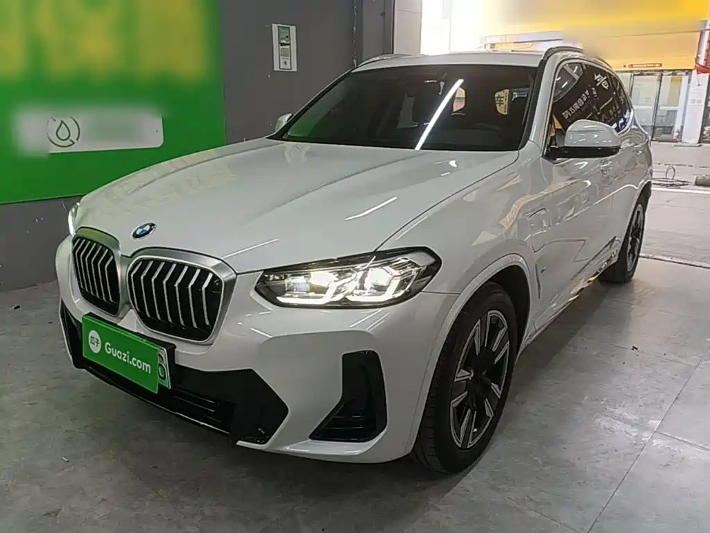 BMW iX3