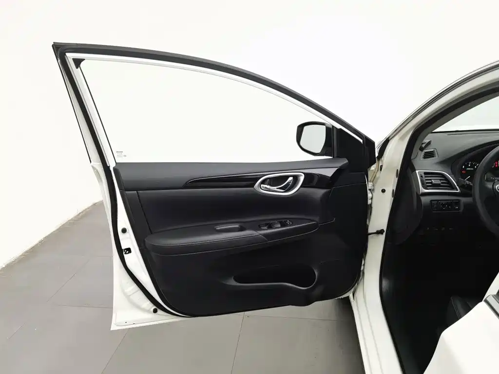 Nissan Sylphy — миниатюра 8