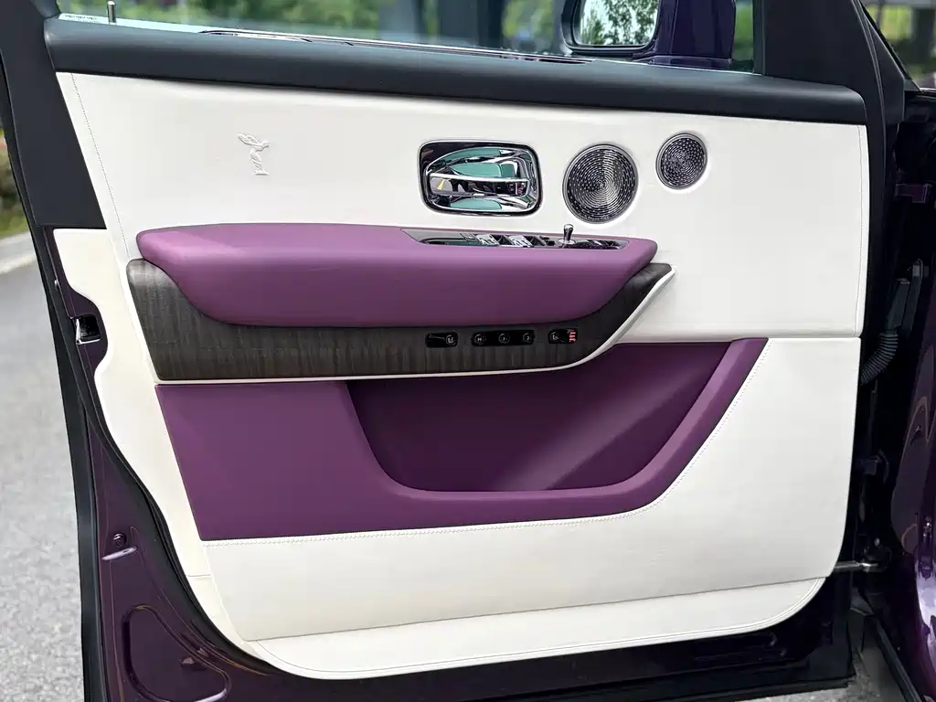 Rolls-Royce Cullinan — миниатюра 24