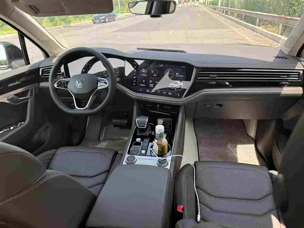 Volkswagen Touareg 2023 3.0TSI Sport
