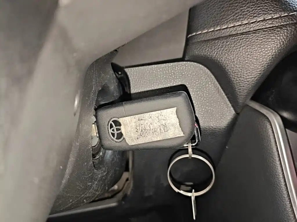 Toyota RAV4 — миниатюра 9