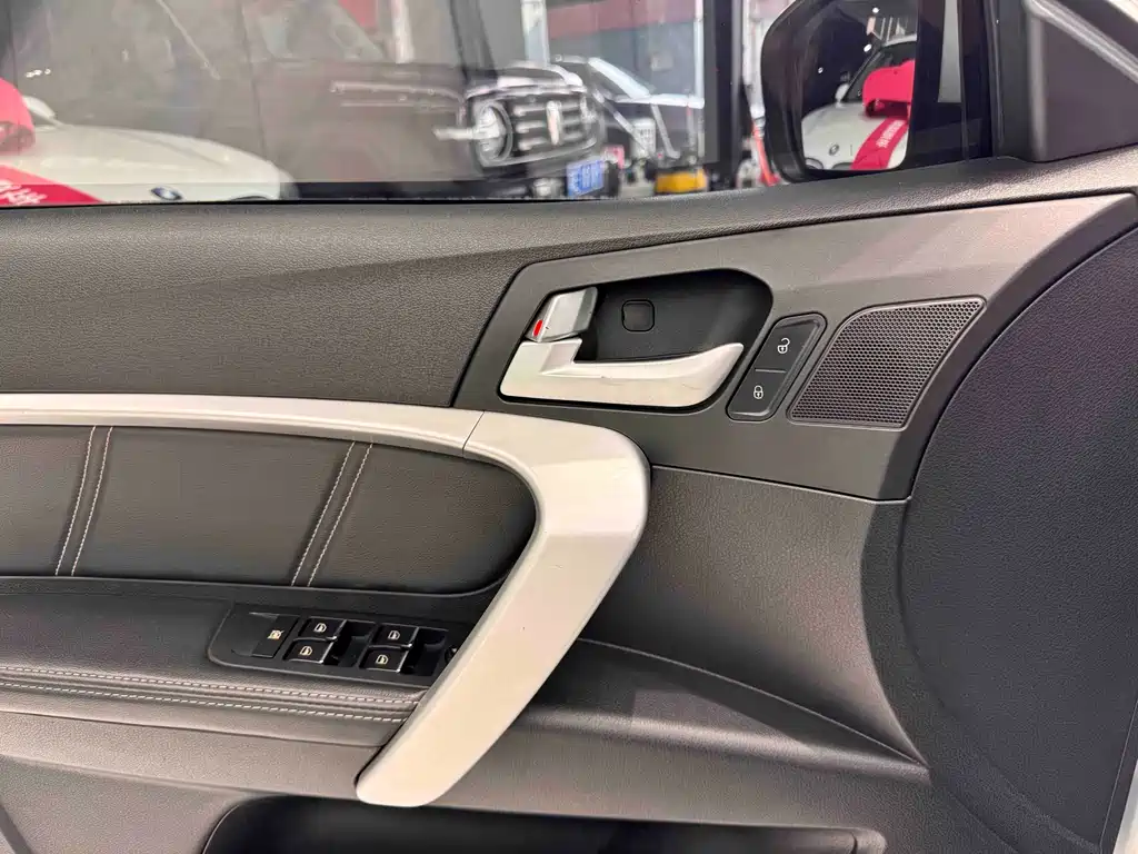 Geely Emgrand — миниатюра 13