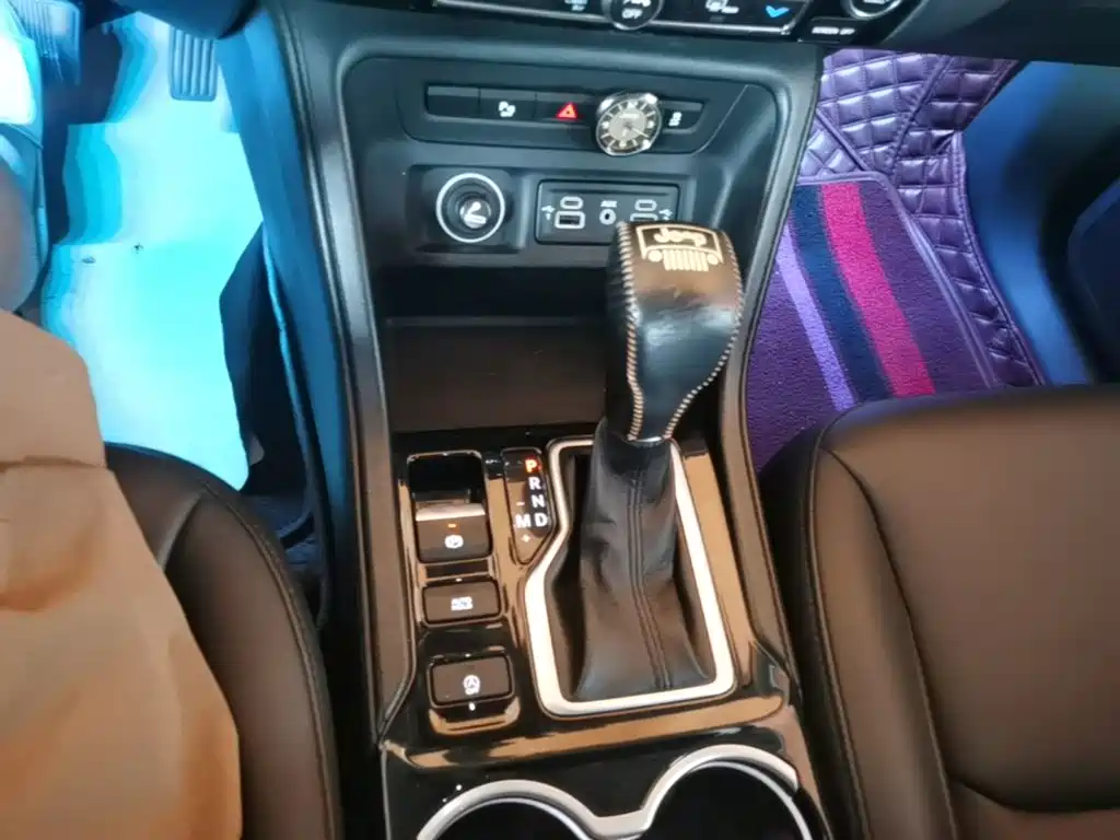 Jeep Commander — миниатюра 21