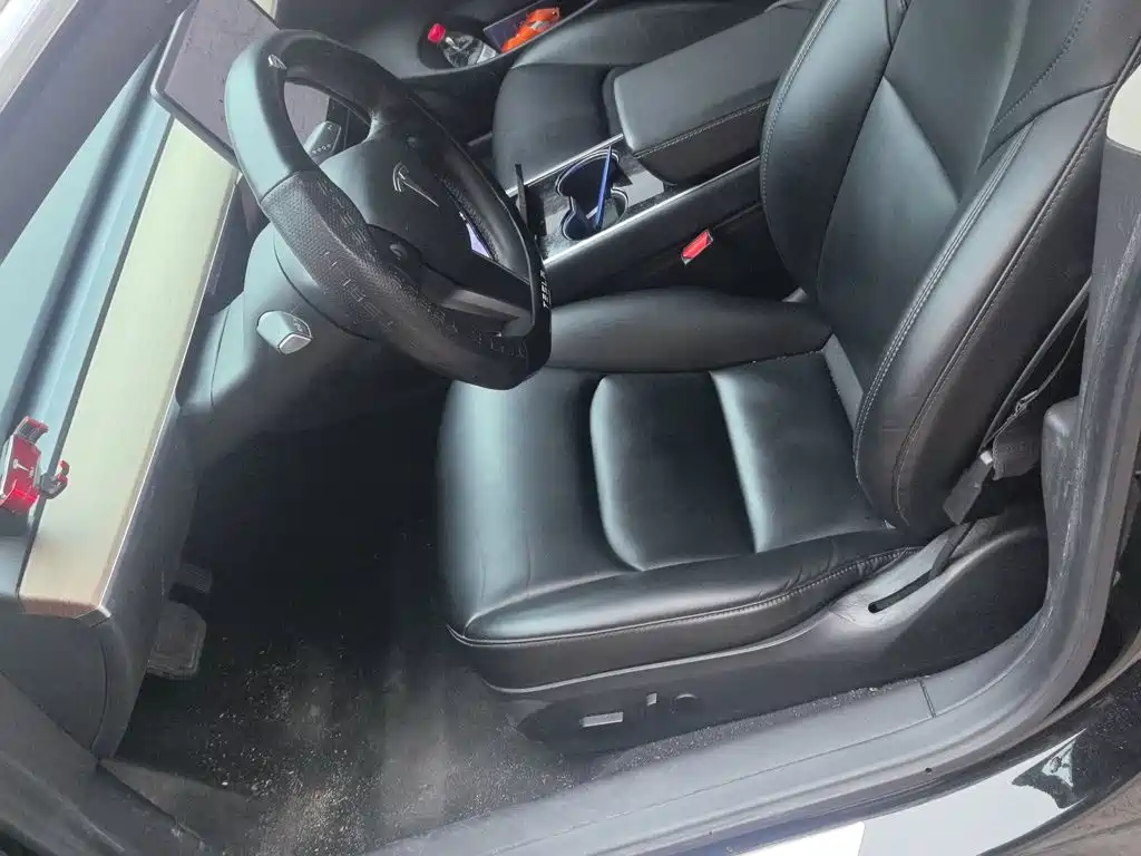 Tesla Model 3 — миниатюра 16