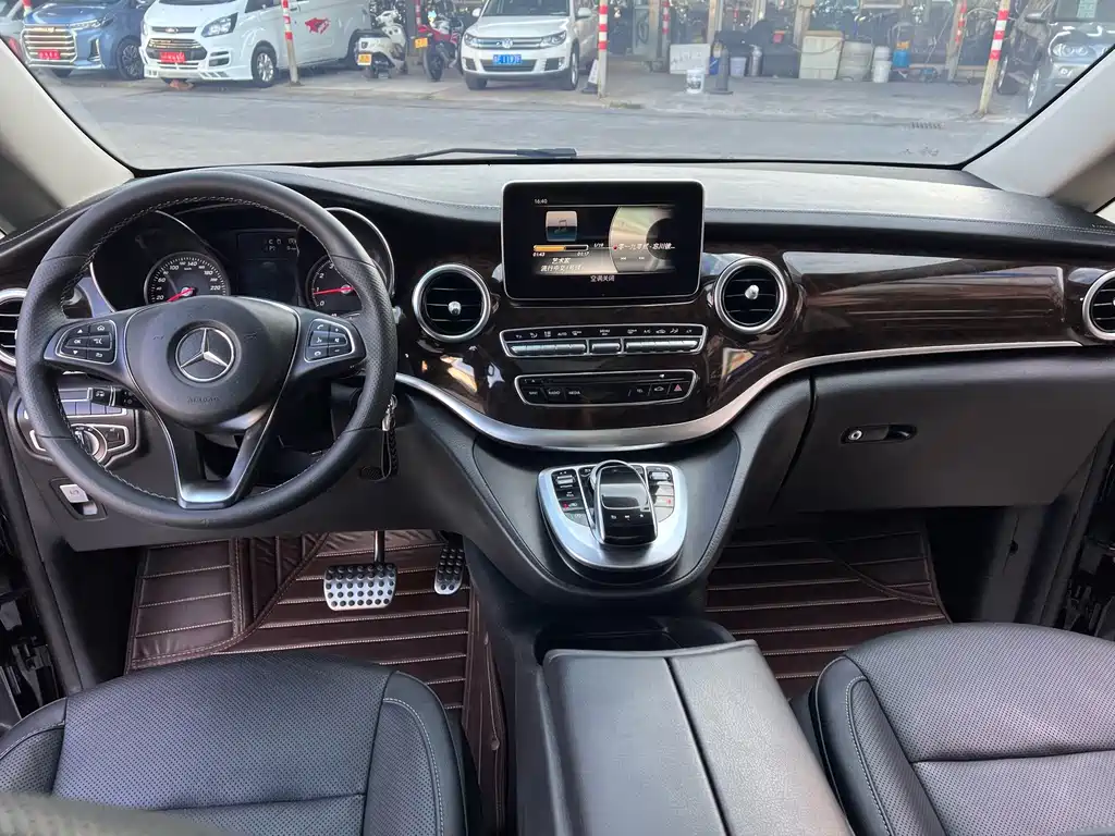 Mercedes-Benz V-Class — миниатюра 7
