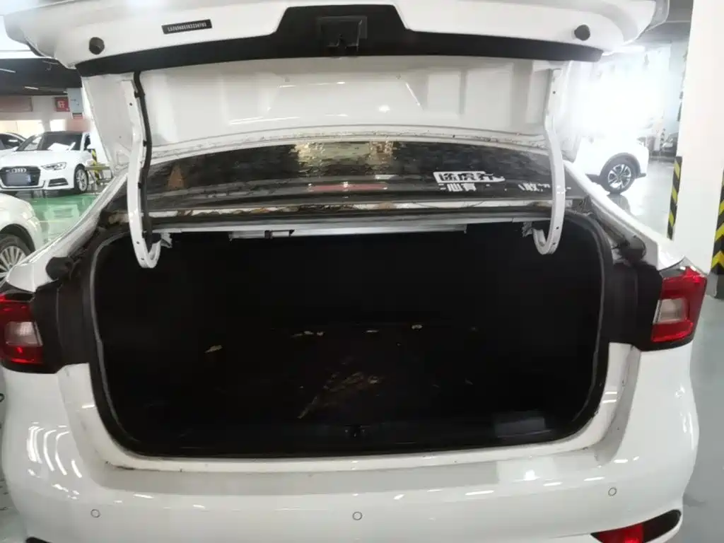 Roewe i5 — миниатюра 19