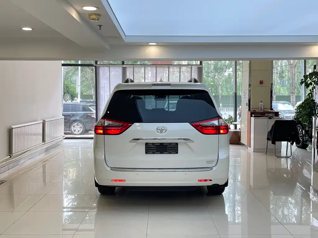 Toyota Sienna 2019 3.5L LTD