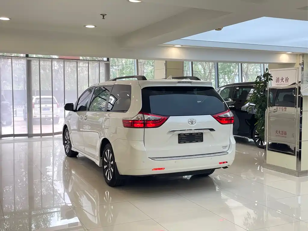 Toyota Sienna 2019 3.5L LTD