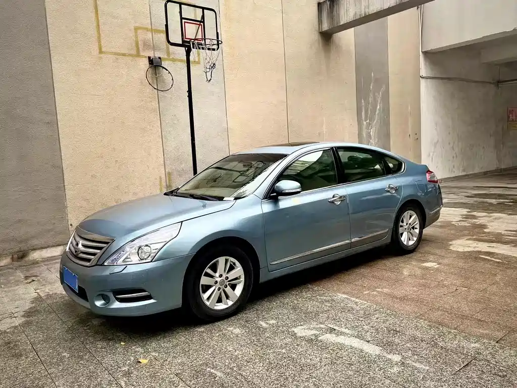 Nissan Altima 2011 2.0L XE Standard