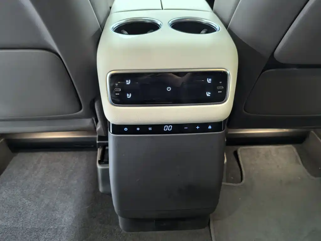 Li Auto Li MEGA — миниатюра 9