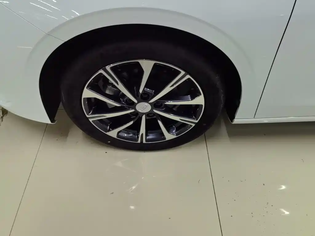 Geely Emgrand — миниатюра 23