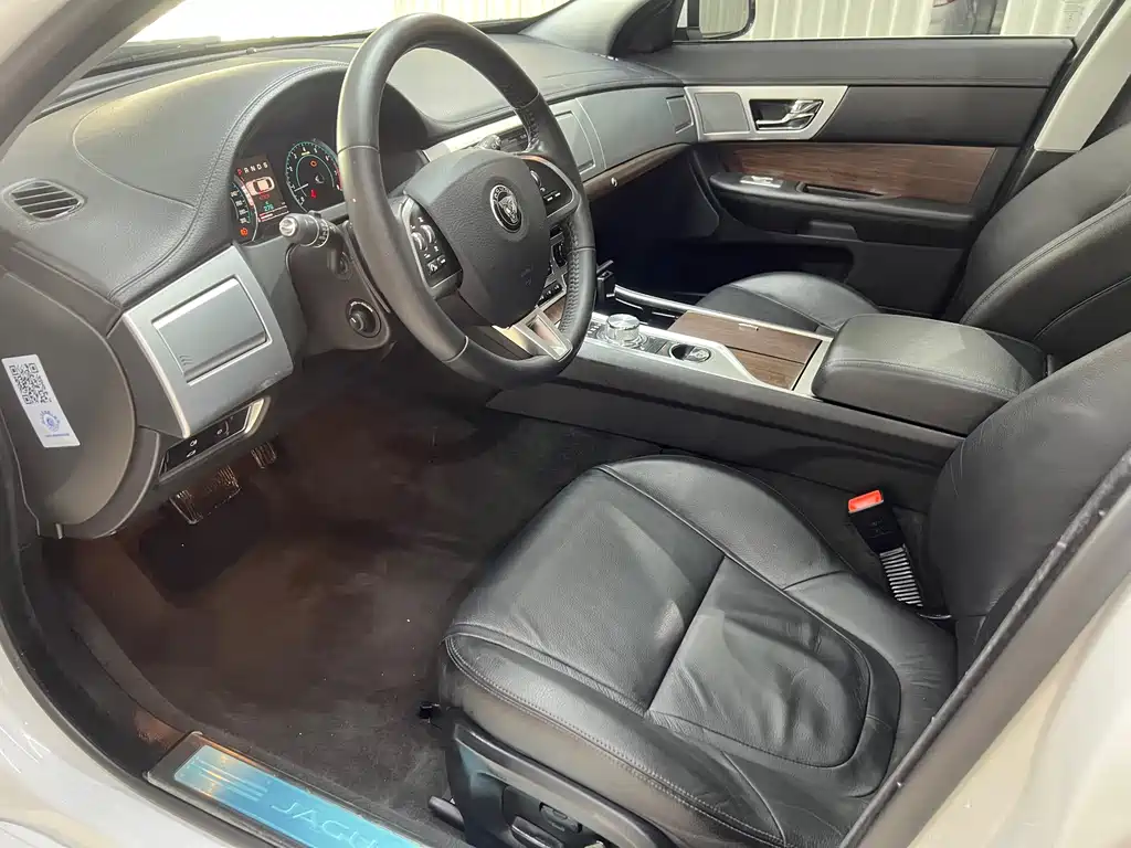 Jaguar XF — миниатюра 7