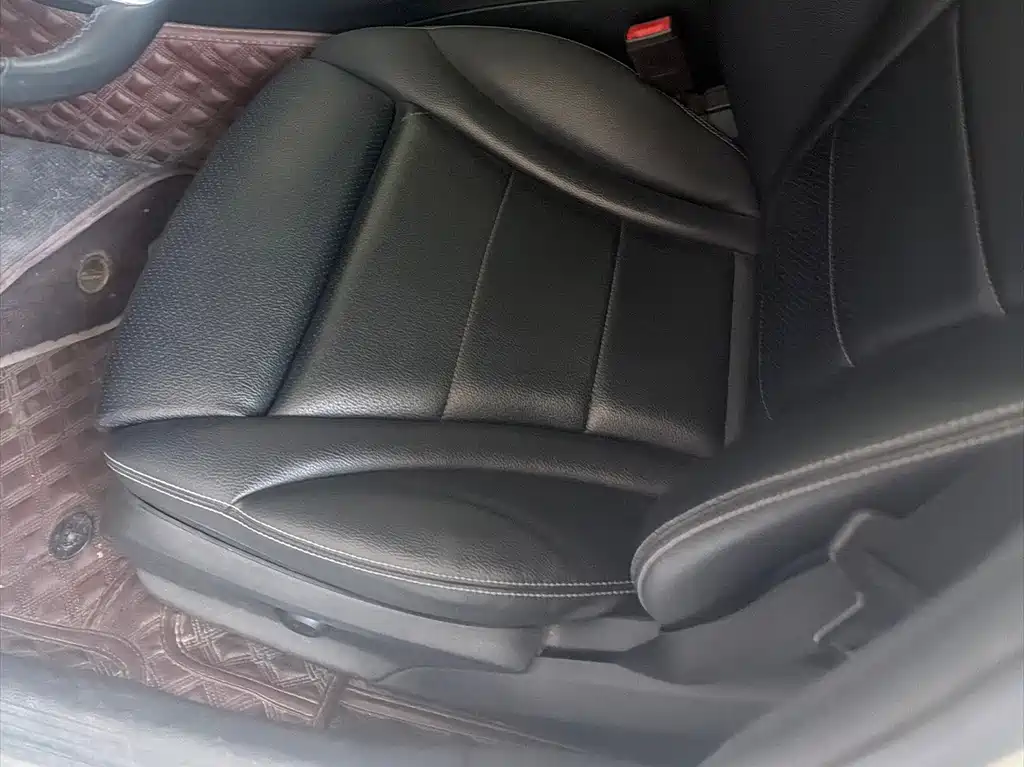 Mercedes-Benz C-Class — миниатюра 13