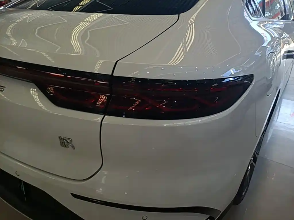 BYD Han — миниатюра 8